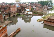 वाराणसी में गंगा उफान पर, चेतावनी बिंदु से महज सवा मीटर नीचे पहुंचा जलस्तर