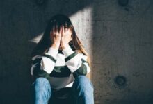 मां लक्ष्मी को नाराज कर देती हैं ये 4 आदतें, घर में बनी रहती है आर्थिक तंगी