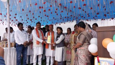 प्रतिभा सम्मान से नई लेदरी में खिला शिक्षा का गौरव, मेधावी छात्राओं को मिला पुरस्कार