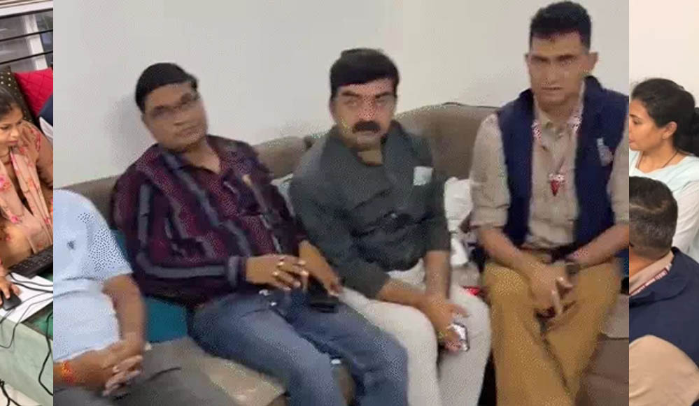 इंदौर में मेडिकल विभाग के स्टोरकीपर पर लोकायुक्त का छापा, आय से 110% अधिक संपत्ति का खुलासा इंदौर में मेडिकल विभाग के स्टोरकीपर पर लोकायुक्त का छापा, आय से 110% अधिक संपत्ति का खुलासा