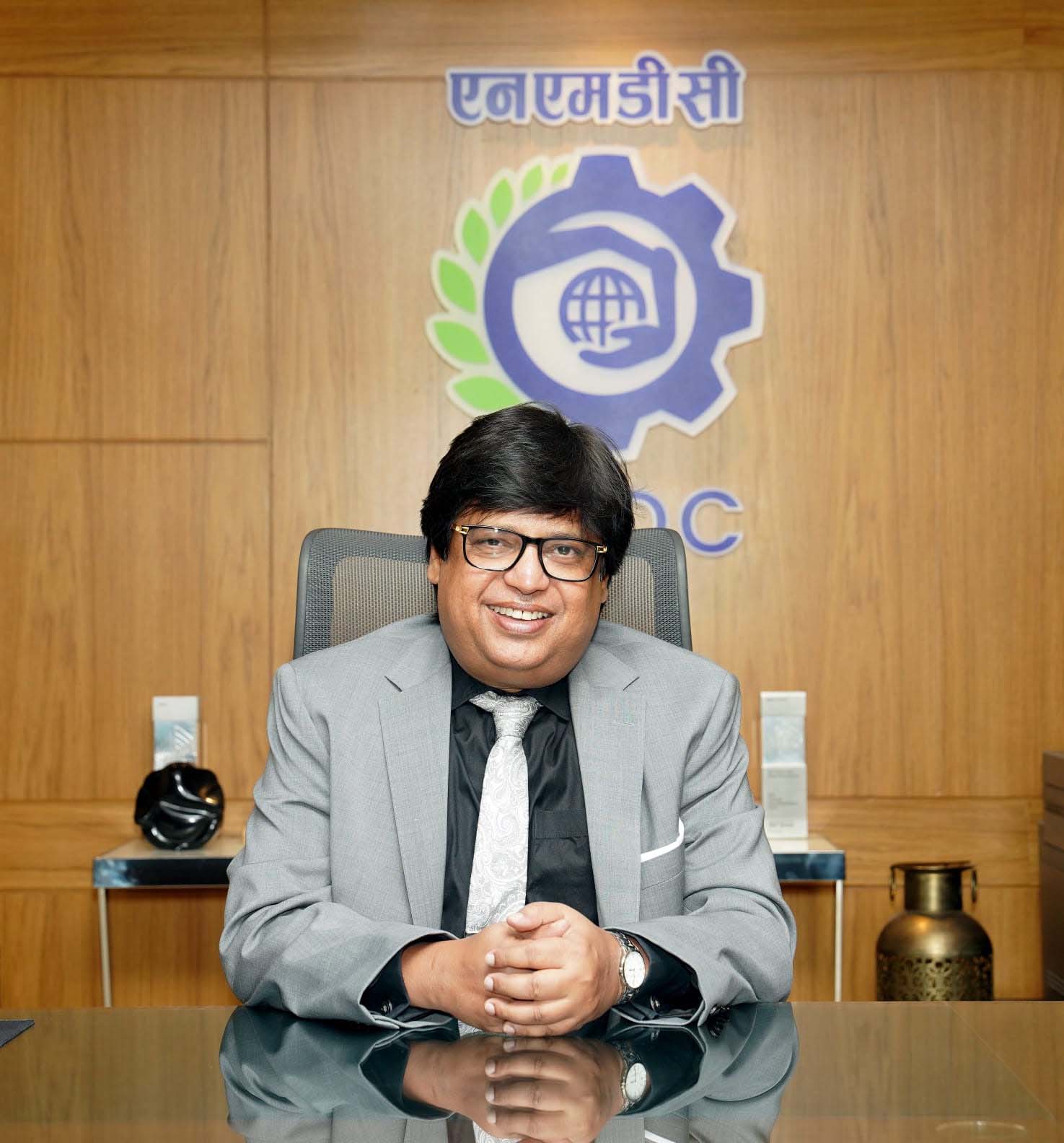 NMDC का दमदार प्रदर्शन, पहली तिमाही में लौह अयस्क उत्पादन 26% बढ़ा NMDC का दमदार प्रदर्शन, पहली तिमाही में लौह अयस्क उत्पादन 26% बढ़ा