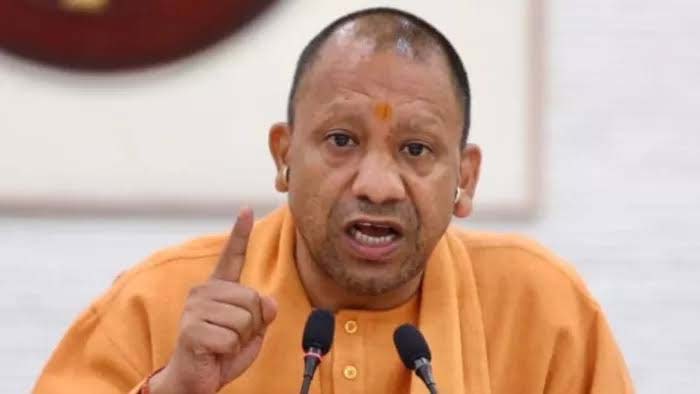 सीतापुर में सीएम योगी का ऑपरेशन एक्शन, चौकी इंचार्ज निलंबित, एसएचओ खिलाफ जांच शुरू सीतापुर में सीएम योगी का ऑपरेशन एक्शन, चौकी इंचार्ज निलंबित, एसएचओ खिलाफ जांच शुरू