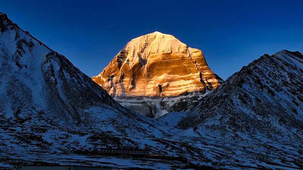 कैलाश पर्वत पर आज तक क्यों नहीं चढ़ पाया इंसान, जानें रहस्य और वजह कैलाश पर्वत पर आज तक क्यों नहीं चढ़ पाया इंसान, जानें रहस्य और वजह