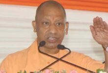चीनी की बढ़ती कीमतों पर योगी सरकार सख्त, 400 टन से ज्यादा स्टॉक रखने वालों पर होगी कार्रवाई