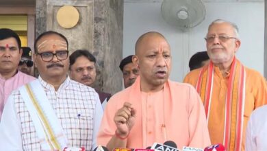 यूपी विधानसभा सत्र हंगामे की भेंट, सीएम योगी बोले- विपक्ष का आचरण शर्मनाक