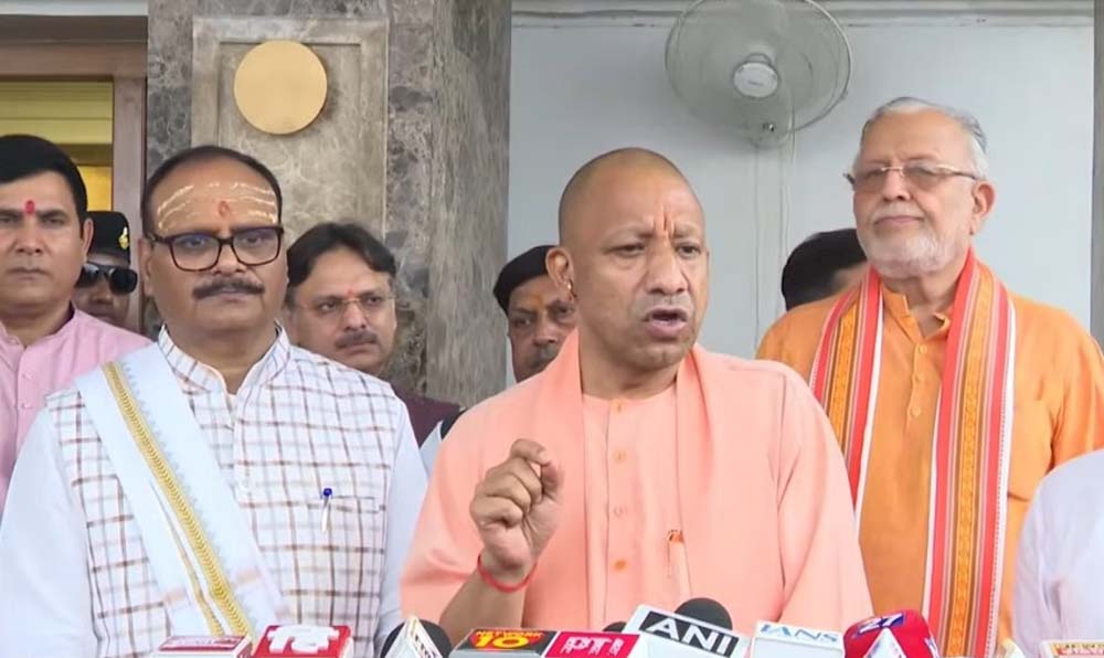 यूपी विधानसभा सत्र हंगामे की भेंट, सीएम योगी बोले- विपक्ष का आचरण शर्मनाक यूपी विधानसभा सत्र हंगामे की भेंट, सीएम योगी बोले- विपक्ष का आचरण शर्मनाक