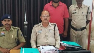 जिला बदर के बाद भी जांजगीर में छिपा बदमाश गिरफ्तार, केस दर्ज जिला बदर के बाद भी जांजगीर में छिपा बदमाश गिरफ्तार, केस दर्ज