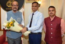 राज्यपाल  रमेन डेका से एम्स के कार्यपालक निदेशक ने की सौजन्य मुलाक़ात