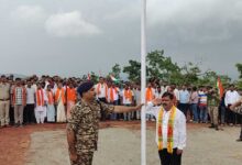 कर्रेगुट्टा पर पहुंची बस्तर तिरंगा यात्रा, उप मुख्यमंत्री  विजय शर्मा ने फहराया तिरंगा