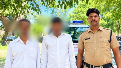 छतरपुर के डायल-112 हीरोज मानसिक रूप से अस्वस्थ युवक को खोजकर सुरक्षित परिजनों से मिलाया छतरपुर के डायल-112 हीरोज मानसिक रूप से अस्वस्थ युवक को खोजकर सुरक्षित परिजनों से मिलाया