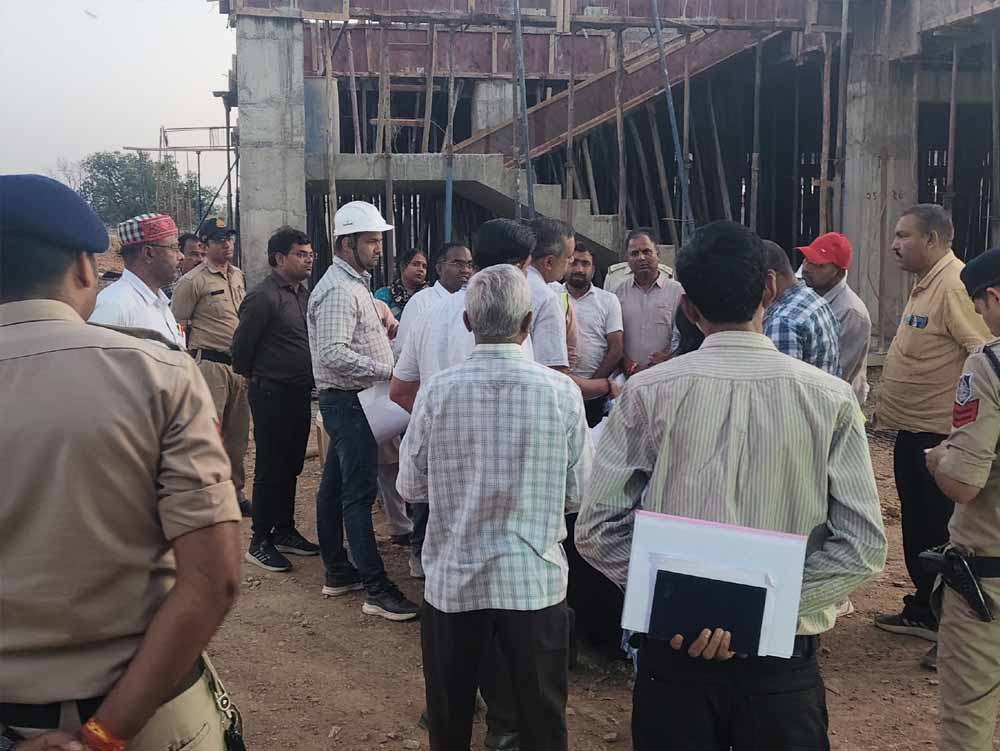 CG के नारायणपुर में 1200 घरों की जांच, 173 संदिग्धों से पुलिस ने की पूछताछ CG के नारायणपुर में 1200 घरों की जांच, 173 संदिग्धों से पुलिस ने की पूछताछ