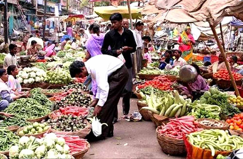 बकाया मंडी राशि नहीं चुकाने वाले सब्जी व्यापारियों पर कार्रवाई, दुकानें की गईं सील बकाया मंडी राशि नहीं चुकाने वाले सब्जी व्यापारियों पर कार्रवाई, दुकानें की गईं सील