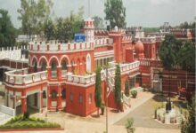 CG के खैरागढ़ में 230 साल पुरानी लिथोग्राफी कला आज भी जीवित, जर्मनी के पत्थरों पर सीख रहे छात्र