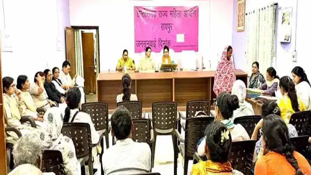 CG महिला आयोग अध्यक्ष का बड़ा बयान, साइबर क्राइम पर महिलाएं सीधे IG से करें शिकायत CG महिला आयोग अध्यक्ष का बड़ा बयान, साइबर क्राइम पर महिलाएं सीधे IG से करें शिकायत