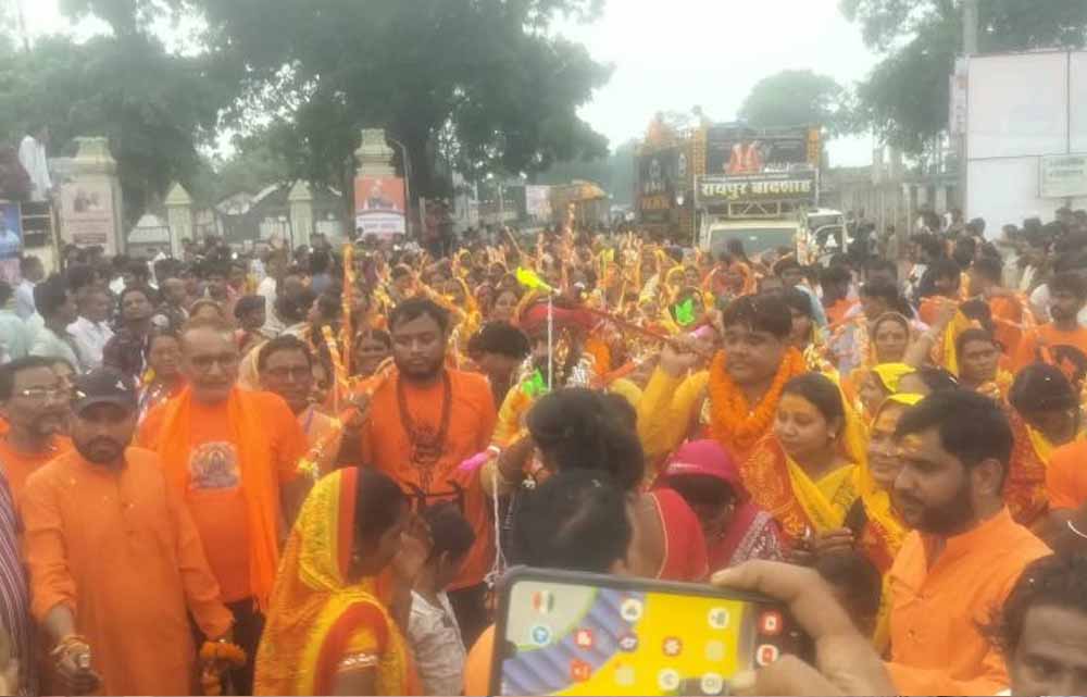 रायपुर में निकली विशाल कांवड़ यात्रा, हर-हर महादेव के जयकारों से गूंजा शहर रायपुर में निकली विशाल कांवड़ यात्रा, हर-हर महादेव के जयकारों से गूंजा शहर