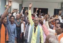 CG में आवारा मवेशियों से परेशान ग्रामीण कलेक्ट्रेट पहुंचे, नगर पालिका और SDM कार्यालय में सौंपा ज्ञापन