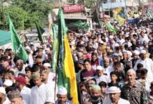 डीजे की तेज धमक से घरों में गिरे बर्तन, जुलूस में खुलेआम चली प्रतिबंधित कार्बाइड गन