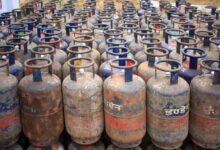 LPG Cylinder Price Cut: एलपीजी सिलेंडर ₹200 सस्ता, दिल्ली से कोलकाता तक बदले नए रेट