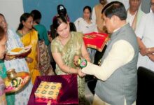 लाड़ली बहनों ने मुख्यमंत्री डॉ. यादव को बांधी स्नेह और विश्वास से भरी राखियां