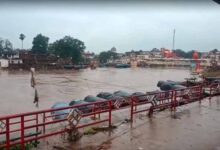 चित्रकूट में बाढ़ के बाद फिर बारिश का कहर, नेशनल हाईवे का हिस्सा धंसा
