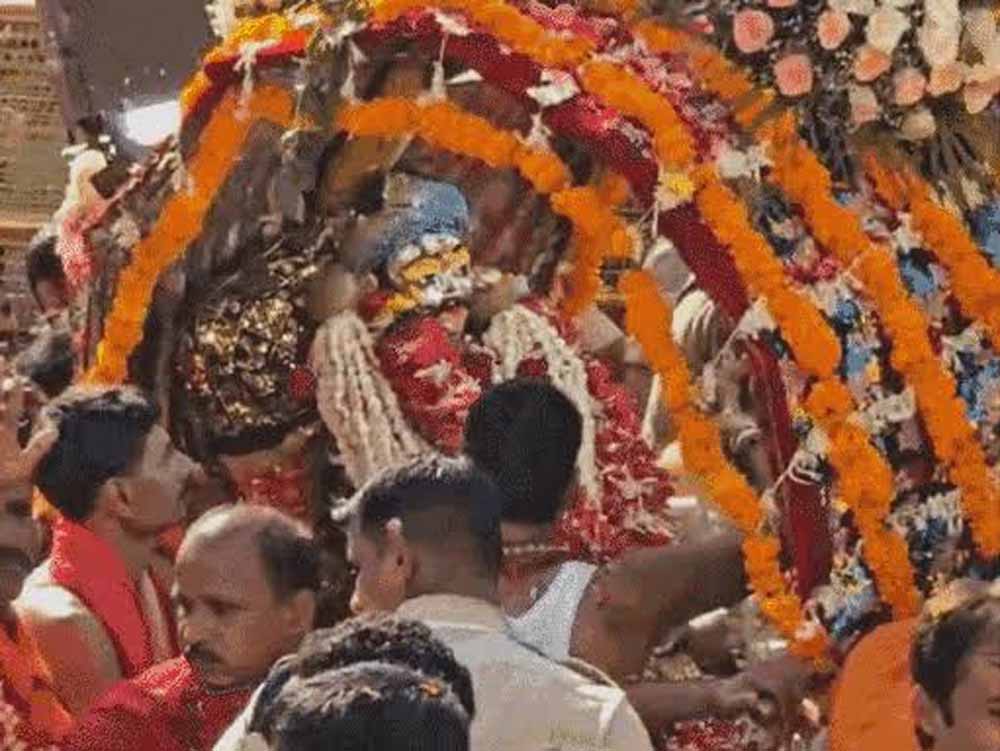 सावन के दूसरे सोमवार चांदी की पालकी में निकलेंगे बाबा महाकाल, हाथी पर होगा शाही सवारी का स्वरूप सावन के दूसरे सोमवार चांदी की पालकी में निकलेंगे बाबा महाकाल, हाथी पर होगा शाही सवारी का स्वरूप