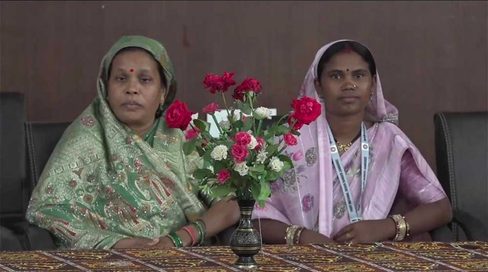 महाराष्ट्र के हिवरे बाजार में बालोद की महिला सरपंचों ने बिखेरी छत्तीसगढ़ की चमक महाराष्ट्र के हिवरे बाजार में बालोद की महिला सरपंचों ने बिखेरी छत्तीसगढ़ की चमक