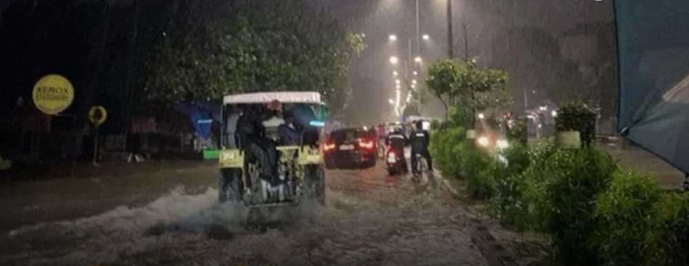 रायपुर समेत पूरे प्रदेश में भारी बारिश का अलर्ट, मौसम विभाग ने जारी की चेतावनी रायपुर समेत पूरे प्रदेश में भारी बारिश का अलर्ट, मौसम विभाग ने जारी की चेतावनी