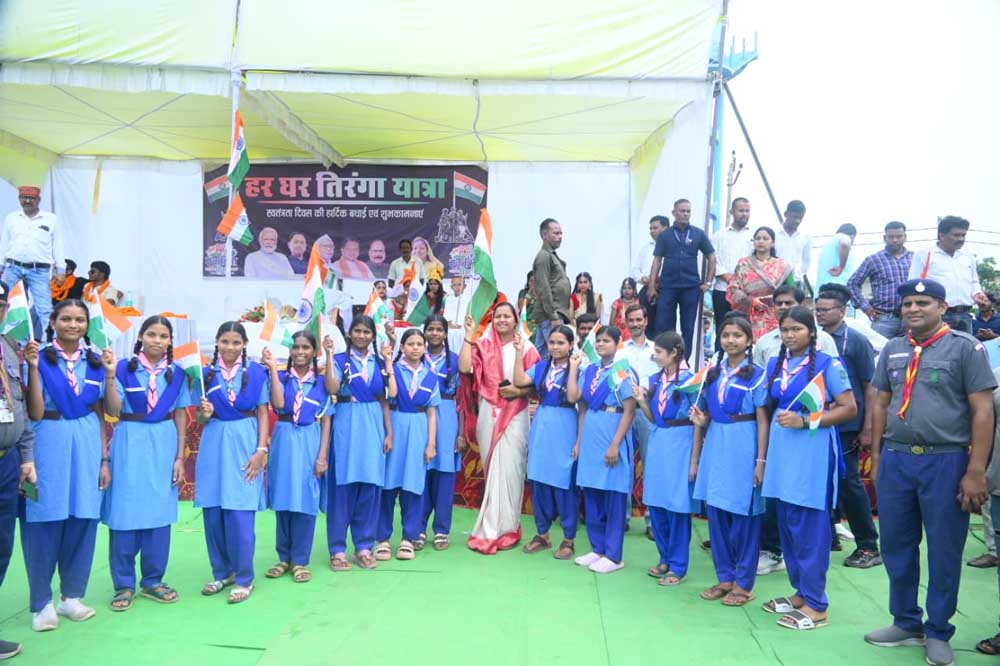 मंत्री लक्ष्मी राजवाड़े के नेतृत्व में सूरजपुर जिले में निकलीं भव्य तिरंगा यात्राएं मंत्री लक्ष्मी राजवाड़े के नेतृत्व में सूरजपुर जिले में निकलीं भव्य तिरंगा यात्राएं