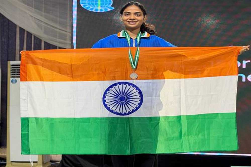 मध्यप्रदेश की फेंसिंग प्रतिभा खुशी दाभाड़े ने अंतर्राष्ट्रीय मंच पर रचा गौरव मध्यप्रदेश की फेंसिंग प्रतिभा खुशी दाभाड़े ने अंतर्राष्ट्रीय मंच पर रचा गौरव
