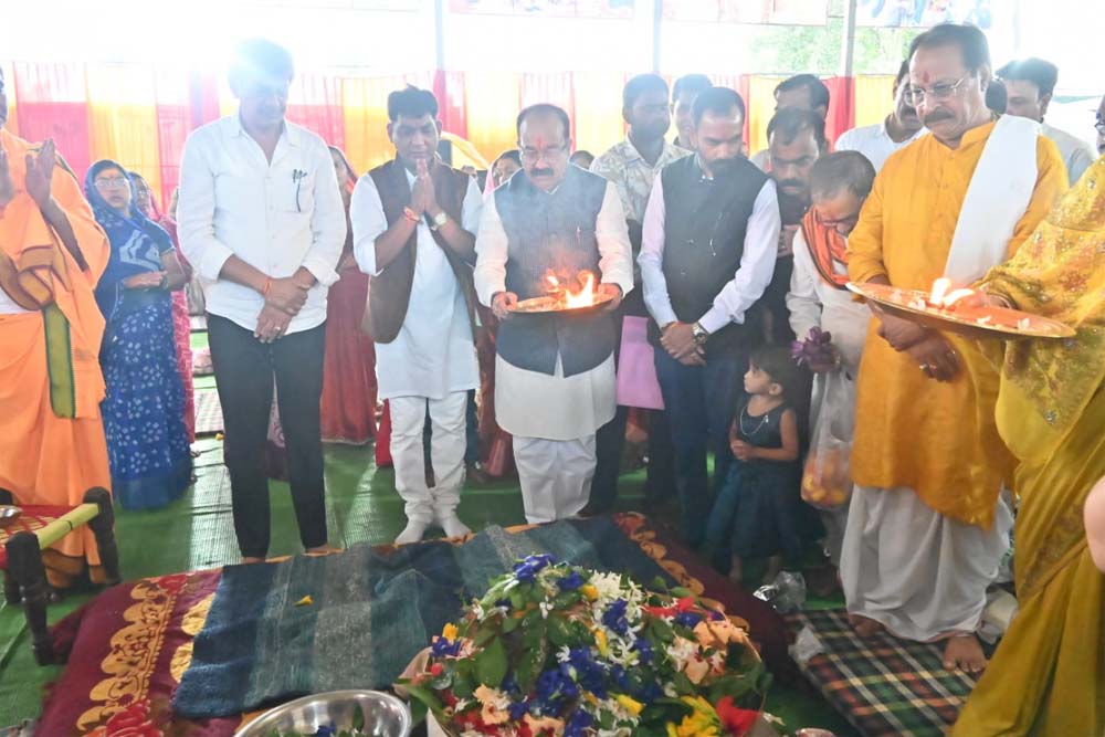 उप मुख्यमंत्री  अरुण साव महारुद्राभिषेक में हुए शामिल
