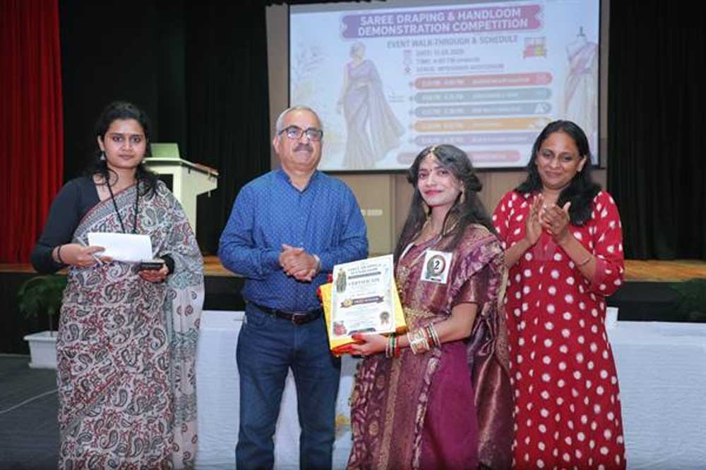 मध्यप्रदेश भवन में साड़ी ड्रेपिंग एवं हैंडलूम प्रदर्शन प्रतियोगिता का हुआ आयोजन मध्यप्रदेश भवन में साड़ी ड्रेपिंग एवं हैंडलूम प्रदर्शन प्रतियोगिता का हुआ आयोजन