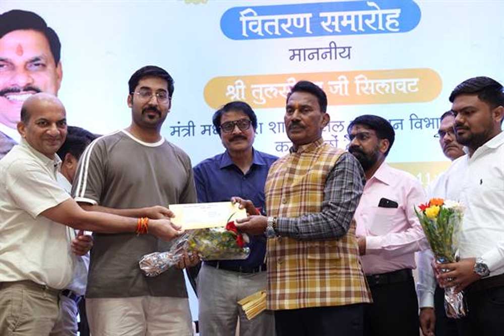 नवनियुक्त कर्मचारी पूरी निष्ठा और लगन से कार्य करें : जल संसाधन मंत्री सिलावट नवनियुक्त कर्मचारी पूरी निष्ठा और लगन से कार्य करें : जल संसाधन मंत्री सिलावट