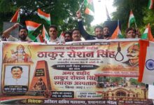 प्रयागराज: ठाकुर रोशन सिंह के नाम पर हो SRN अस्पताल, 10वें दिन जारी रहा अनिश्चितकालीन धरना
