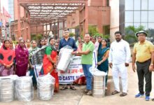 अनुसूचित जाति उपयोजना के तहत किसानों को स्टोरेज बिन वितरित