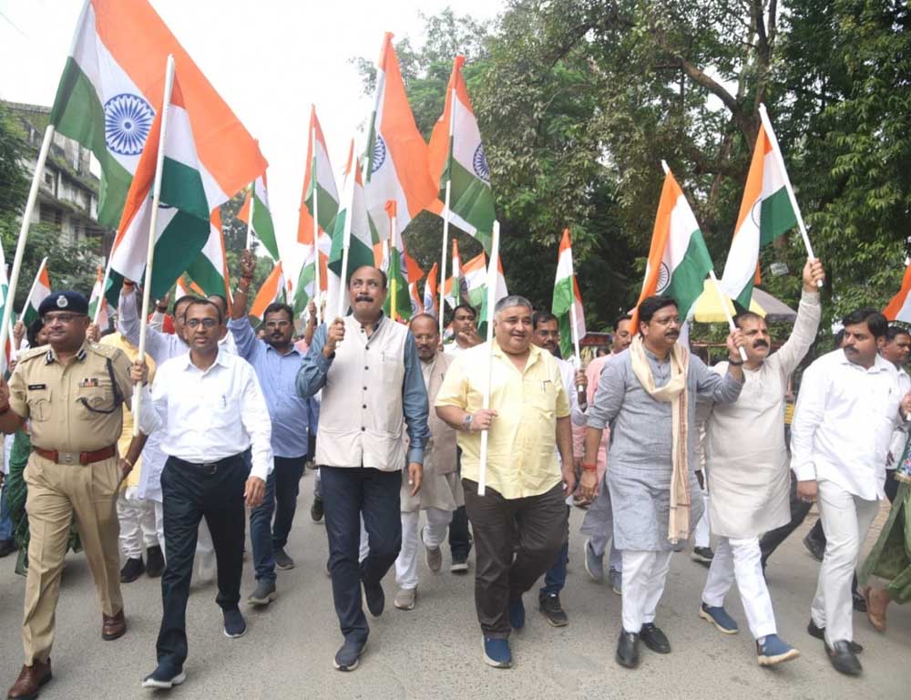 शान से लहराया तिरंगा, देशभक्ति के रंग में रंगा शहर अम्बिकापुर शान से लहराया तिरंगा, देशभक्ति के रंग में रंगा शहर अम्बिकापुर