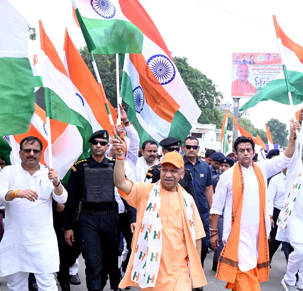 सीएम की अगुवाई में उमड़ा जन-समुद्र, गूंजा राष्ट्र प्रथम का उद्घोष सीएम की अगुवाई में उमड़ा जन-समुद्र, गूंजा राष्ट्र प्रथम का उद्घोष