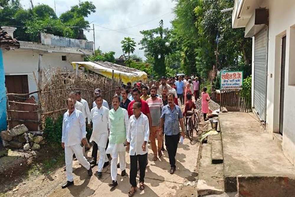 ग्राउंड जीरो पर लगातार सक्रिय उप मुख्यमंत्री शुक्ल ग्राउंड जीरो पर लगातार सक्रिय उप मुख्यमंत्री शुक्ल