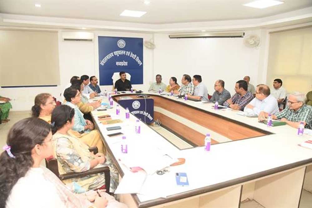 नस्ल सुधार के लिए सॉर्टेड सेक्स्ड सीमेन तकनीक अपनाने पशुपालकों को करें जागरूक : डॉ. सुदाम पी. खाड़े नस्ल सुधार के लिए सॉर्टेड सेक्स्ड सीमेन तकनीक अपनाने पशुपालकों को करें जागरूक : डॉ. सुदाम पी. खाड़े