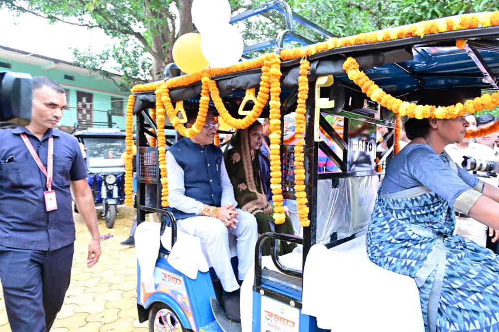मुख्यमंत्री  विष्णु देव साय ने ‘जशपुर एक्सप्रेस’ योजना का किया शुभारंभ