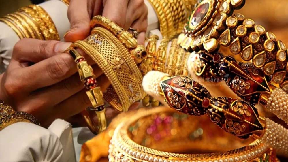 Gold Price Hike: सोना ₹19,000 महंगा, चांदी ₹10,673 उछली; क्या ₹1.80 लाख के पार जाएगा गोल्ड?
