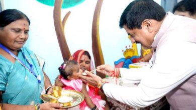 मुख्यमंत्री डॉ. यादव ने टीकमगढ़ में आंगनवाड़ी केन्द्र और जिला अस्पताल का किया निरीक्षण