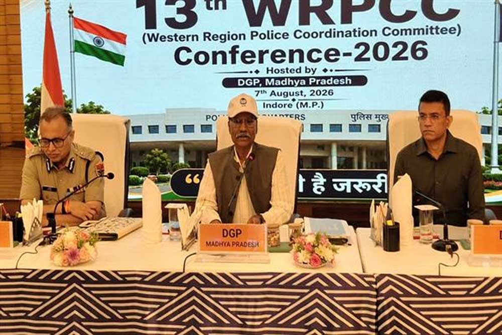 13वीं पश्चिम क्षेत्रीय पुलिस समन्वय समिति की बैठक इंदौर में सम्पन्न 13वीं पश्चिम क्षेत्रीय पुलिस समन्वय समिति की बैठक इंदौर में सम्पन्न