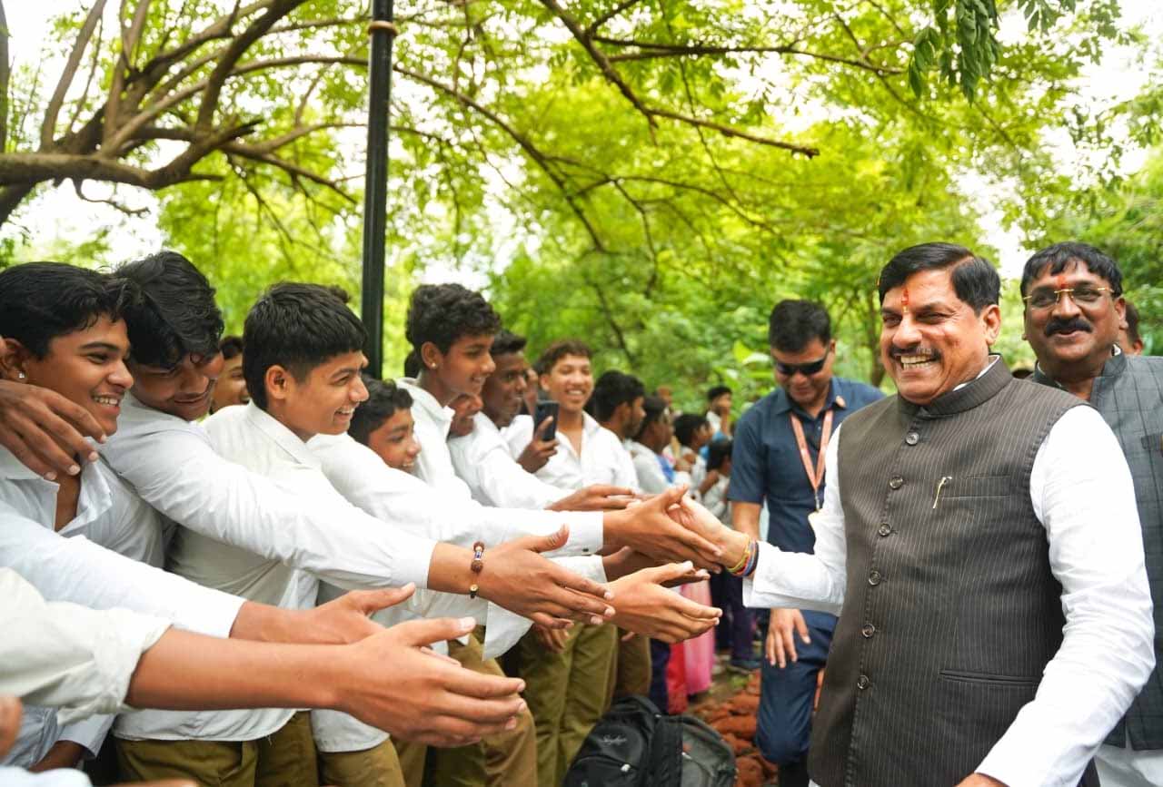 जबलपुर को सीएम डॉ. मोहन की बड़ी सौगात, विकास परियोजनाओं से बदलेगी संस्कारधानी की तस्वीर जबलपुर को सीएम डॉ. मोहन की बड़ी सौगात, विकास परियोजनाओं से बदलेगी संस्कारधानी की तस्वीर