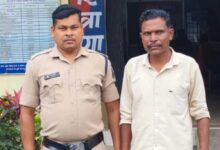 फॉरेस्ट-होमगार्ड में नौकरी का झांसा, वर्दी दिखाकर लाखों की ठगी करने वाला हिस्ट्रीशीटर गिरफ्तार