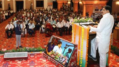 कुटीर एवं ग्रामोद्योग उत्पादों की ग्लोबल मार्केटिंग के करेंगे समस्त प्रयास : मुख्यमंत्री डॉ. यादव