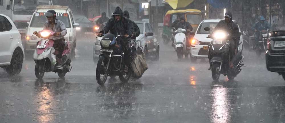 MP में दो मानसूनी सिस्टम एक्टिव, भोपाल से रीवा तक झमाझम बारिश का अलर्ट MP में दो मानसूनी सिस्टम एक्टिव, भोपाल से रीवा तक झमाझम बारिश का अलर्ट