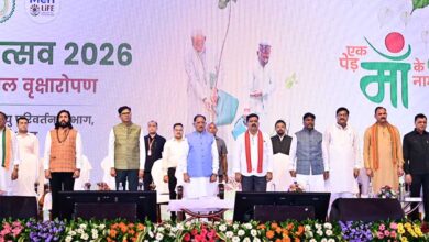मुख्यमंत्री   विष्णुदेव साय ने अपनी माँ के नाम पर लगाया पीपल का पौधा, वन महोत्सव-2026 का हुआ शुभारंभ