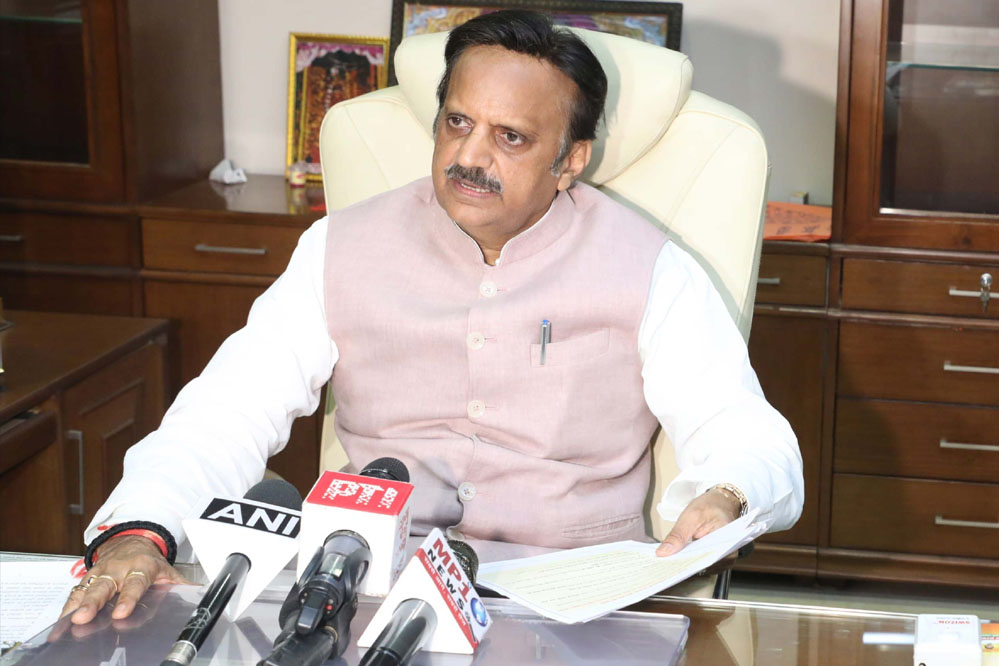 स्वस्थ बहन और स्वस्थ बेटी ही सशक्त परिवार एवं स्वस्थ समाज की आधारशिला: उप मुख्यमंत्री शुक्ल स्वस्थ बहन और स्वस्थ बेटी ही सशक्त परिवार एवं स्वस्थ समाज की आधारशिला: उप मुख्यमंत्री शुक्ल