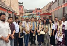 यामानाशी के गवर्नर ने जापानी प्रतिनिधिमंडल के साथ किए बाबा विश्वनाथ के दर्शन