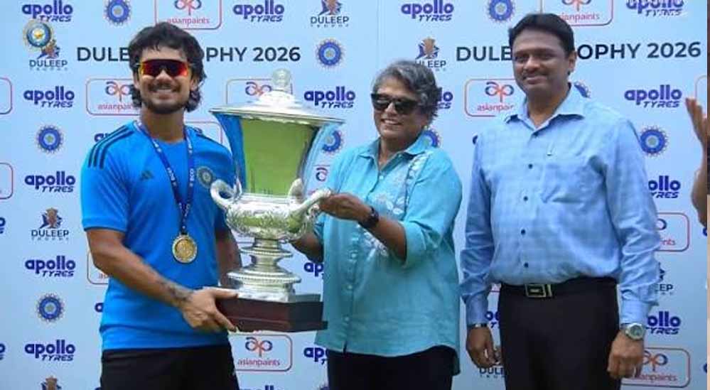 Duleep Trophy: ईस्ट जोन ने रचा इतिहास, 13 साल बाद जीती दलीप ट्रॉफी; ईशान किशन का बल्ला गरजा Duleep Trophy: ईस्ट जोन ने रचा इतिहास, 13 साल बाद जीती दलीप ट्रॉफी; ईशान किशन का बल्ला गरजा